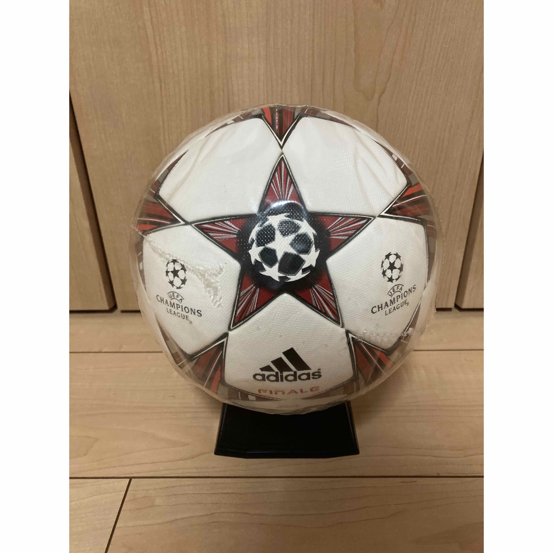 2013 フィナーレ　ボール　公式球　アディダス  フリースタイル スポーツ/アウトドアのサッカー/フットサル(ボール)の商品写真