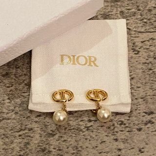 Dior - 【未使用】Dior⭐︎ディオールクリップイヤリングの通販|ラクマ