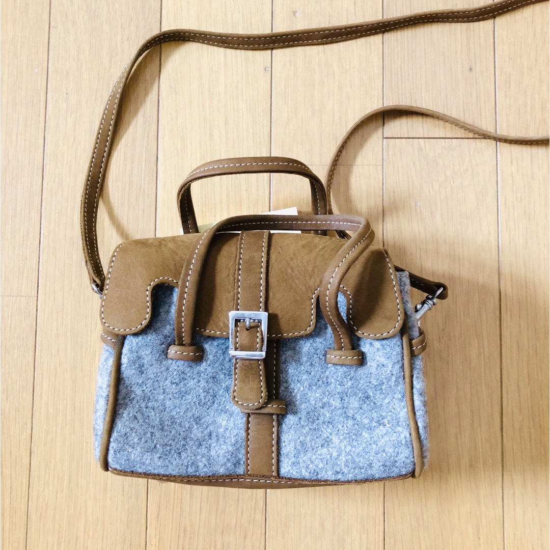 ROU COU PARIS ミニバッグ ショルダー付き
