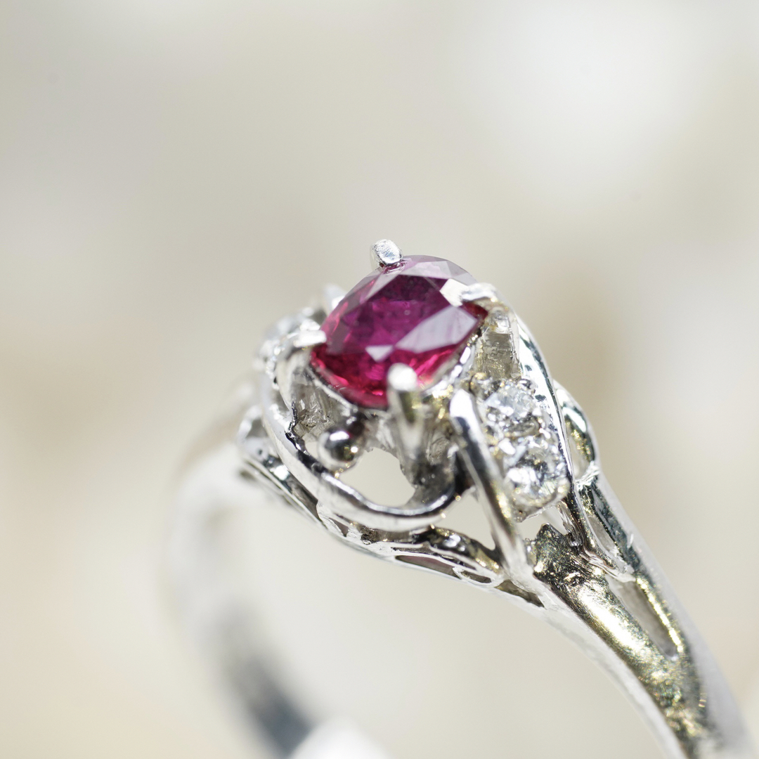 高級 ルビー0.28ct ダイヤ プラチナ リング レディースのアクセサリー(リング(指輪))の商品写真