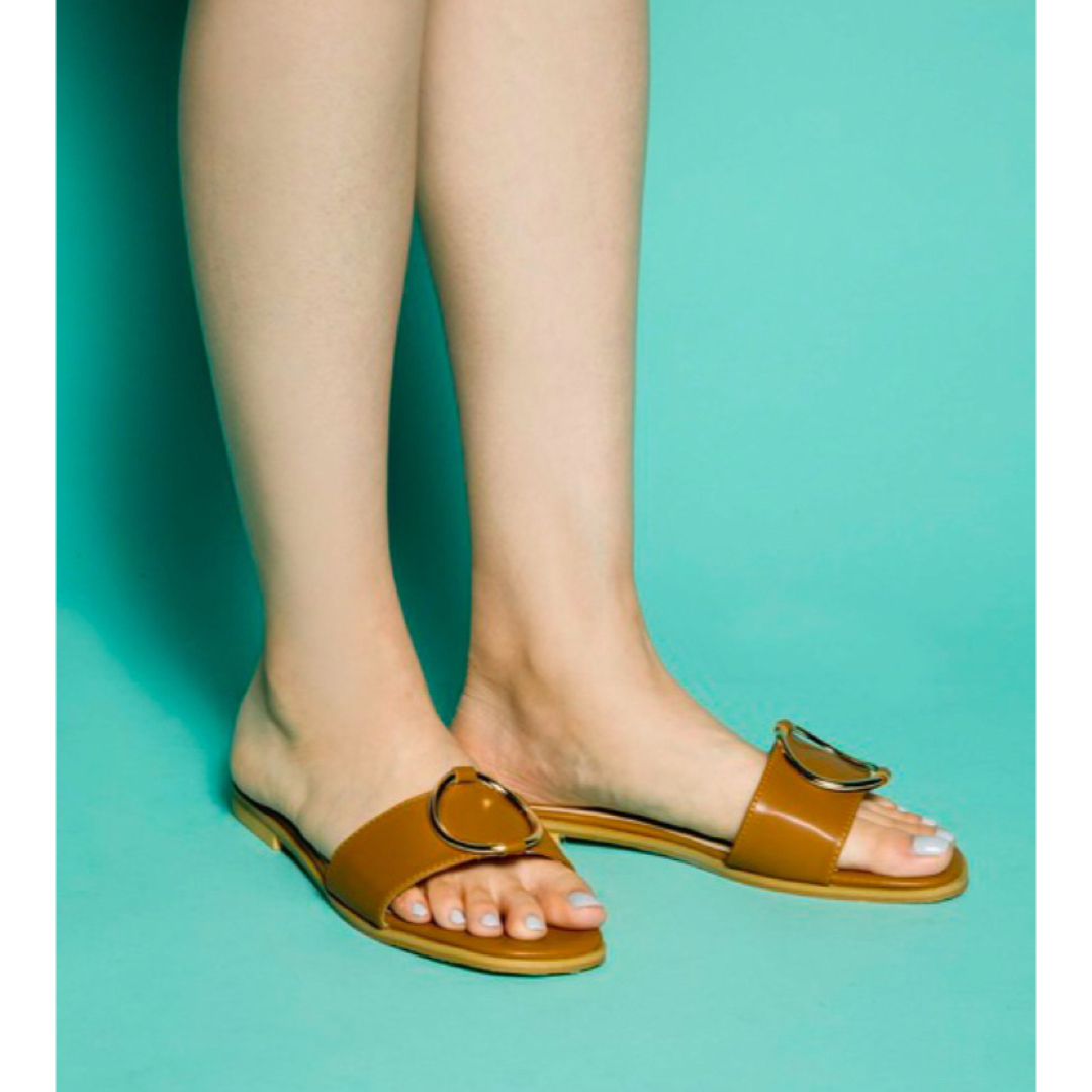 PLAIN CLOTHING(プレーンクロージング)の未使用　リングモチーフ　サンダル レディースの靴/シューズ(サンダル)の商品写真