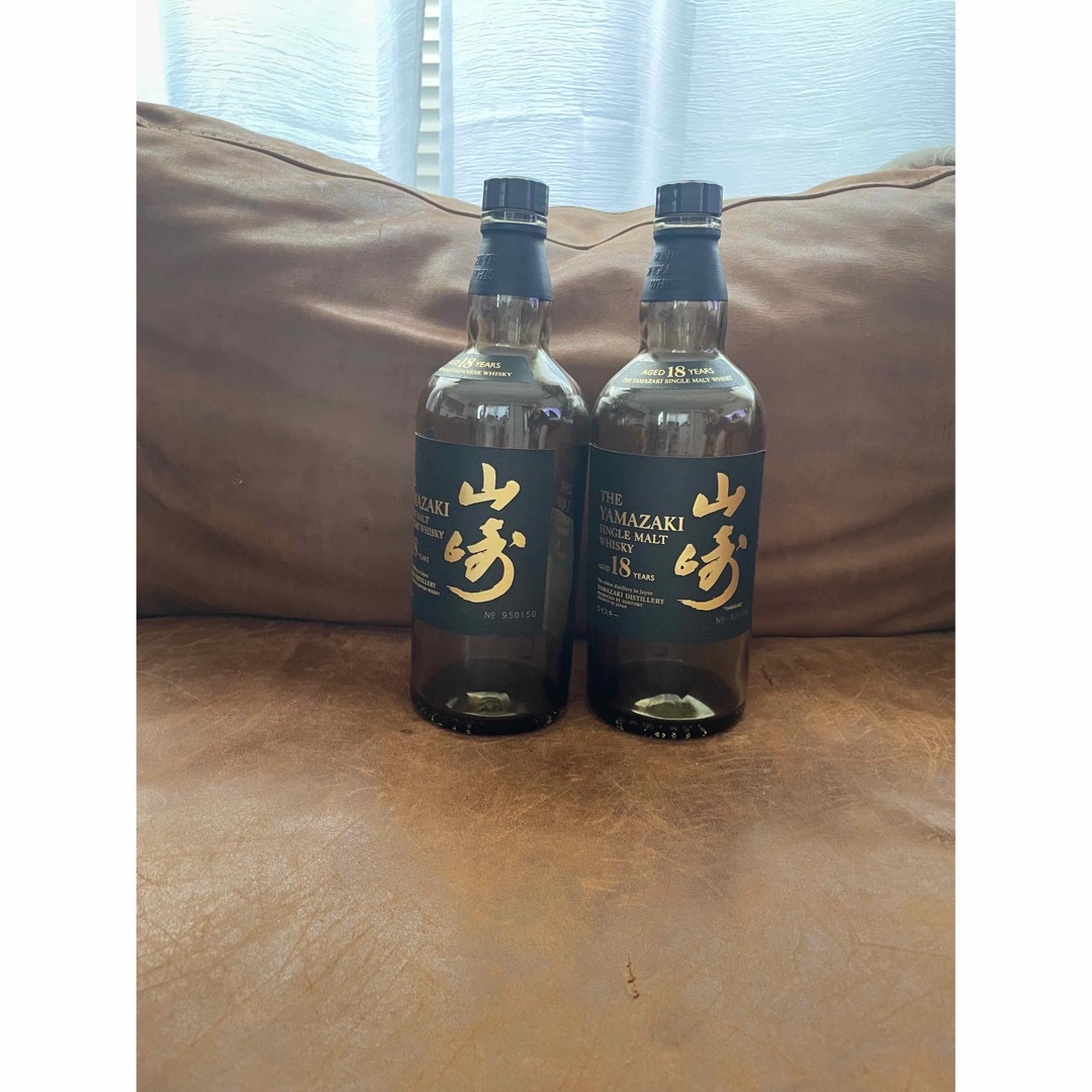 【空き瓶】【美品】山崎18年　2本セット　空き瓶　黒ラベルのサムネイル