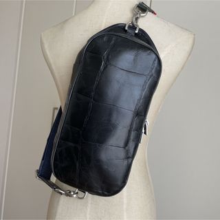 aniary - アニアリ Aniaryクロコ型押しボディバッグ11ー07000中古