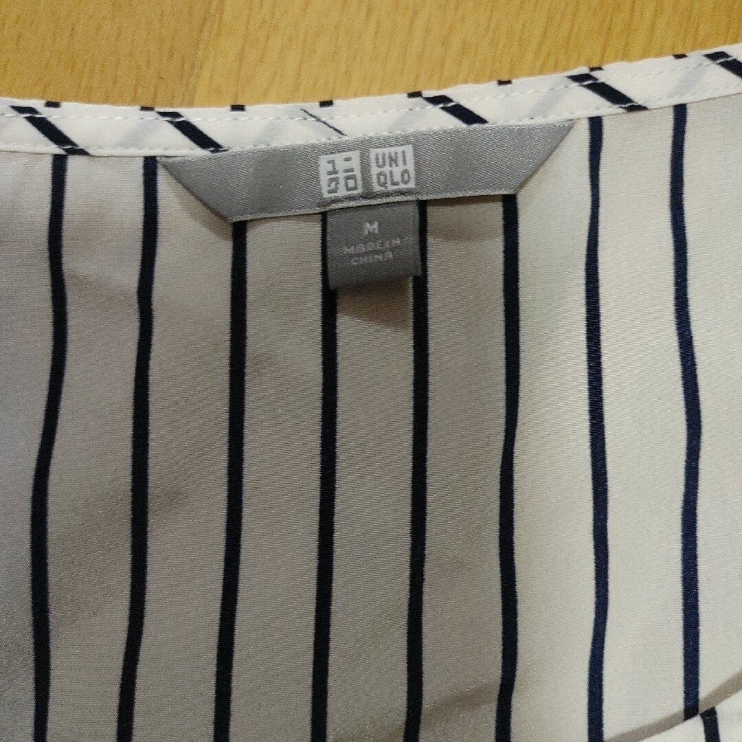 UNIQLO(ユニクロ)のユニクロ 半袖カットソー ストライプ サテン M レディースのトップス(カットソー(半袖/袖なし))の商品写真