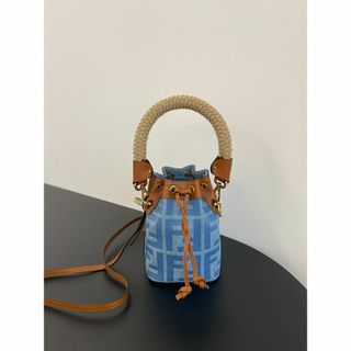 フェンディ ミニバッグの通販 600点以上 | FENDIを買うならラクマ