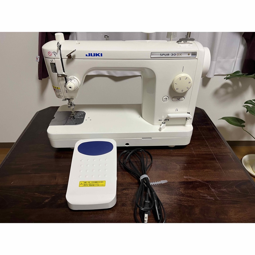 JUKI(ジューキ)のJUKI SPUR 30 DX 職業用ミシン　動作確認済み ハンドメイドのハンドメイド その他(その他)の商品写真