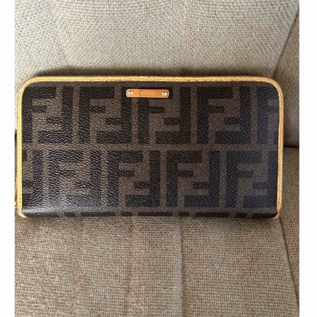 FENDI 二つ折り財布 ブラック エフイズ ミディアムジップアラウンド レザー