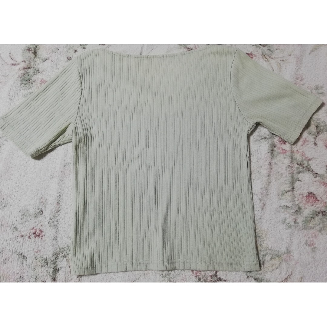 GU(ジーユー)のGU   半袖トップス　ライトグリーン色 レディースのトップス(シャツ/ブラウス(半袖/袖なし))の商品写真