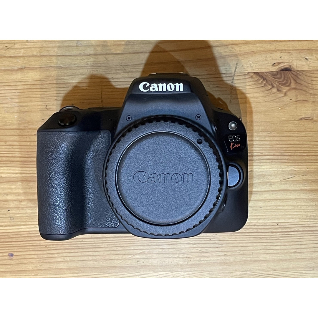 Canon(キヤノン)のCanon EOS Kiss X9 ダブルズームレンズキット スマホ/家電/カメラのカメラ(デジタル一眼)の商品写真