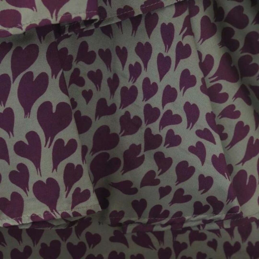 TO BE CHIC(トゥービーシック)のトゥービーシック ハート柄 スカート ひざ丈 フレア 40 グレー 紫 レディースのスカート(ひざ丈スカート)の商品写真