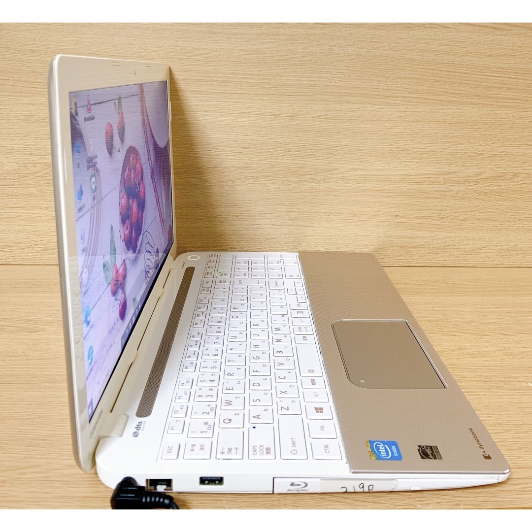 カメラ付PC✨新品SSD搭載✨人気の薄型✨dynabook ノートパソコン✨美品