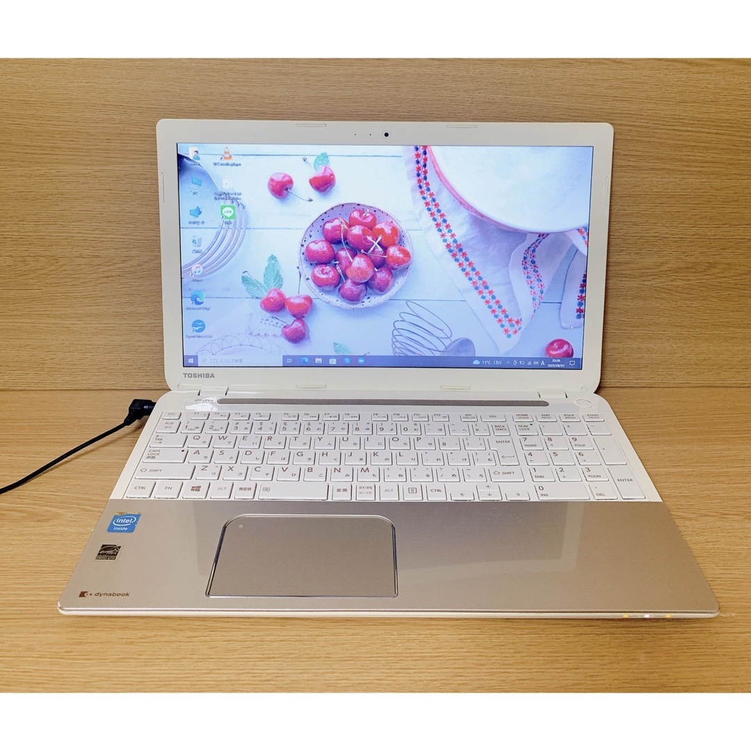 カメラ付PC✨新品SSD搭載✨人気の薄型✨dynabook ノートパソコン✨美品