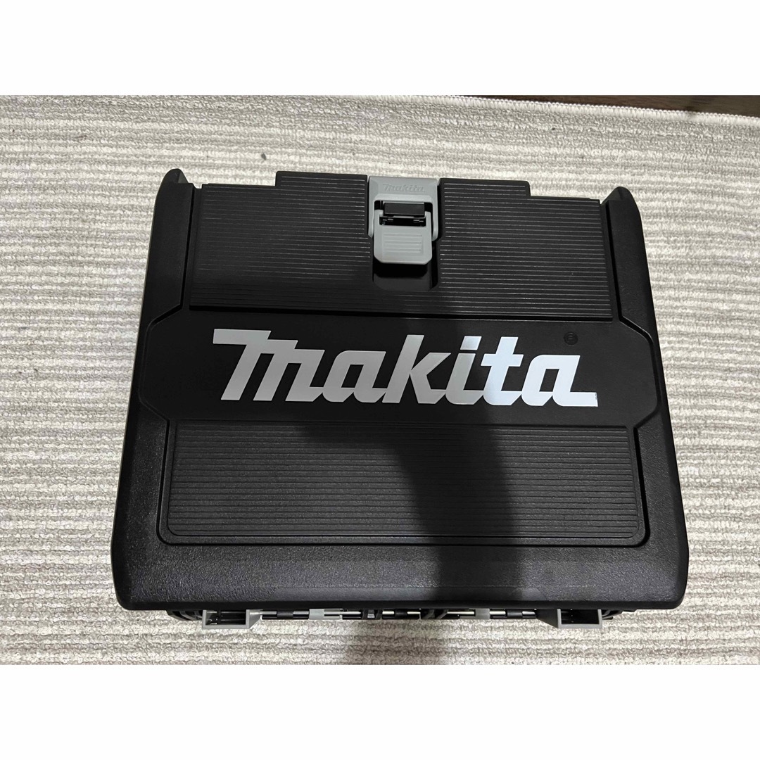 Makita(マキタ)の新品未使用　本体＋ケース　マキタ　TD172 インパクト td172drgx 黒 スポーツ/アウトドアの自転車(工具/メンテナンス)の商品写真