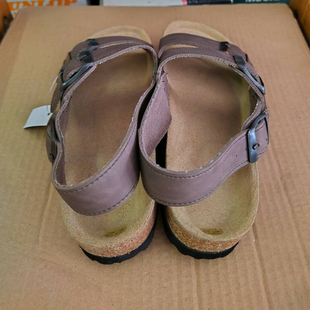 【新品】カジュアルサンダル　ストラップ付　ブラウン　22cm レディースの靴/シューズ(サンダル)の商品写真