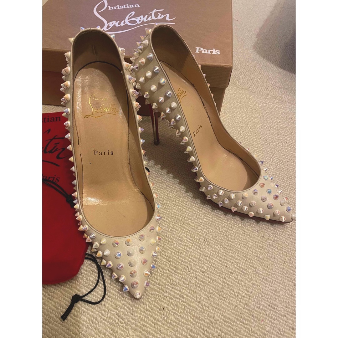 Christian Louboutin(クリスチャンルブタン)のクリスチャンルブタン　スタッズパンプス　37.5 レディースの靴/シューズ(ハイヒール/パンプス)の商品写真