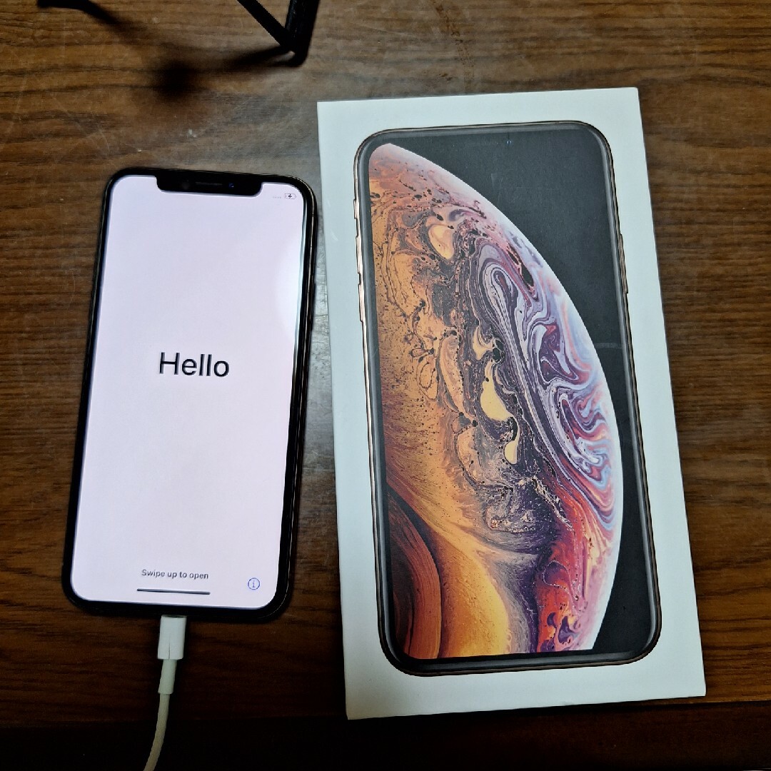 iPhoneXS　ゴールド　即購入可