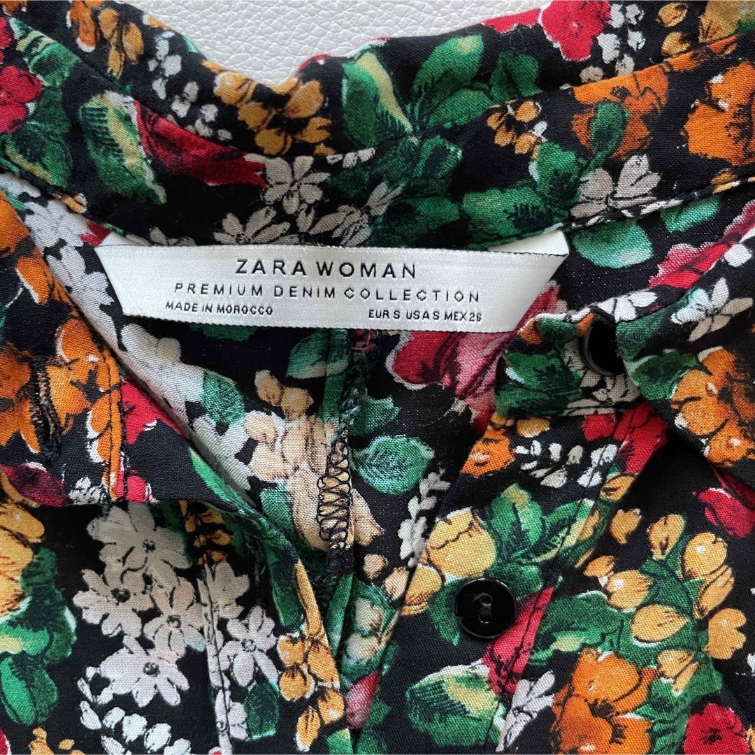 ZARA(ザラ)のザラ◆フローラルシャツワンピース　フラワー　小花柄　フレア　半袖　ブラック　 レディースのワンピース(ロングワンピース/マキシワンピース)の商品写真