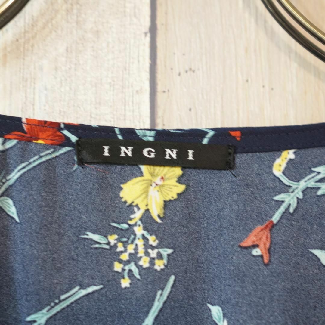 INGNI(イング)のINGNI 花柄ノーカラーVネックロングワンピース ネイビーM レディースのワンピース(ロングワンピース/マキシワンピース)の商品写真