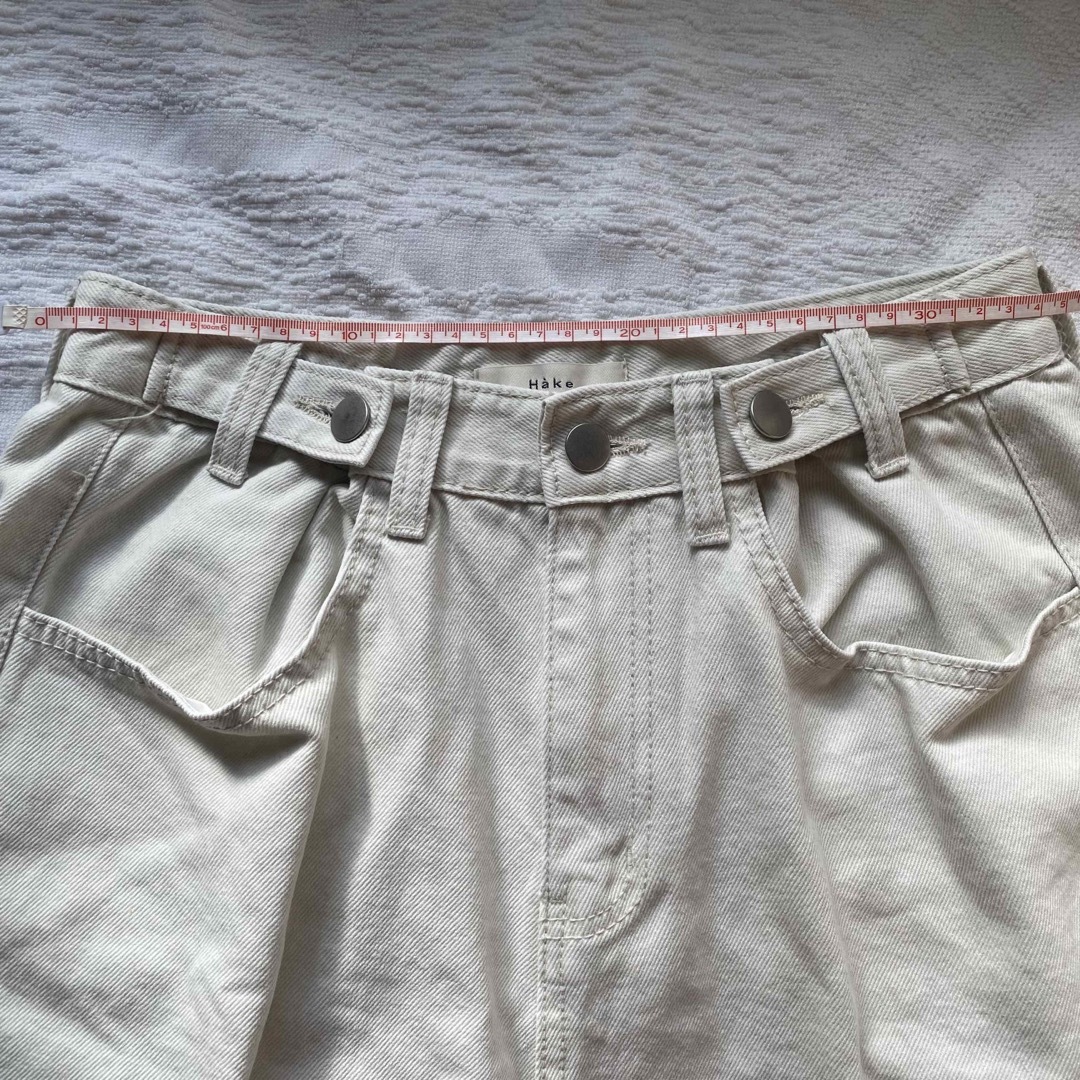 【 新品未使用 】Hake ハーフパンツ ジーンズ ホワイトジーンズ レディースのパンツ(デニム/ジーンズ)の商品写真