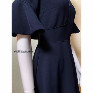 TED BAKER - 美品 TED BAKER Vネック×フレアスリーブ ワンピースドレス