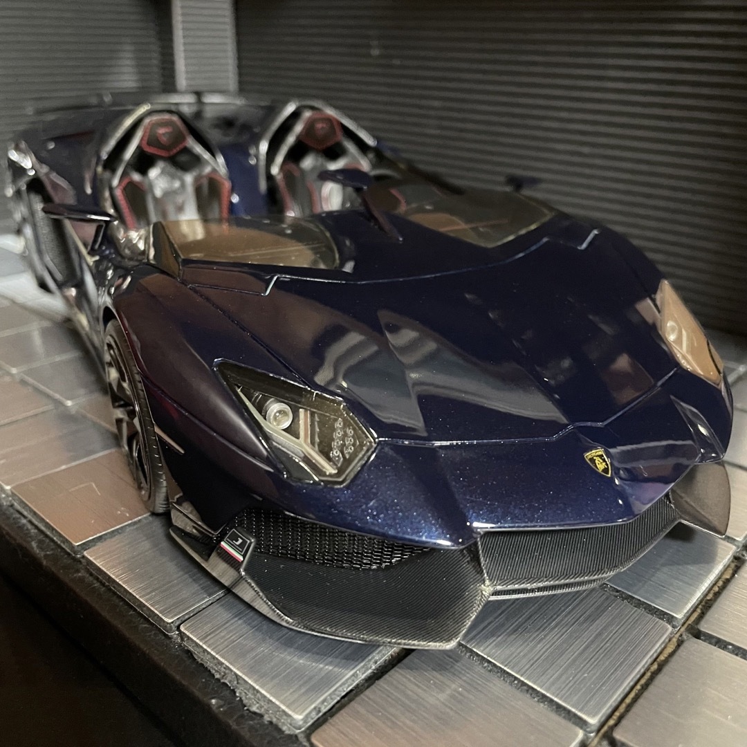 絶版美品 MRコレクション1/18 ランボルギーニアヴェンタドールJケース付-