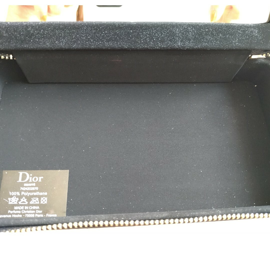 Dior(ディオール)のDior ケース 箱付き 未使用品 レディースのファッション小物(ポーチ)の商品写真