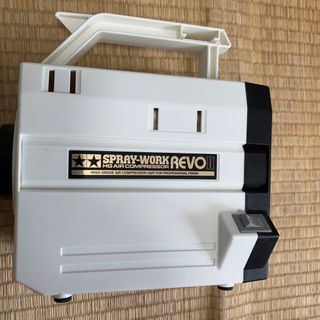 スプレーワーク タミヤ　エアーブラシシステムHGコンプレッサーレボII(模型製作用品)