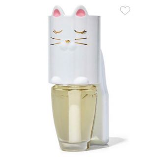 バスアンドボディーワークス(Bath & Body Works)の【新品】バスアンドボディワークス ウォールフラワー プラグ ホワイトキャット(アロマポット/アロマランプ/芳香器)