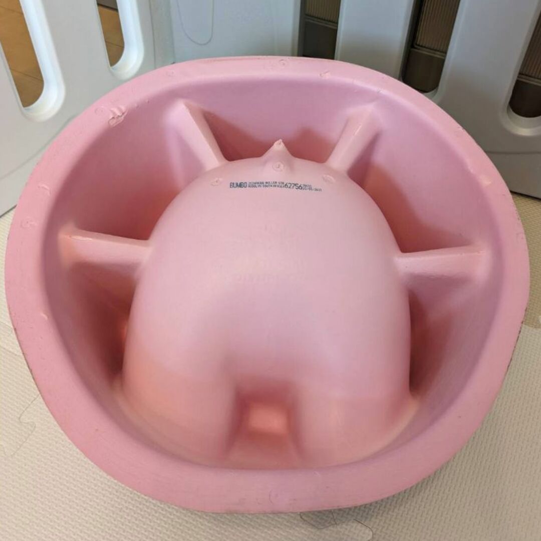 Bumbo(バンボ)のバンボ　ベビーソファ　プレートレイ・腰ベルト付き キッズ/ベビー/マタニティの寝具/家具(その他)の商品写真