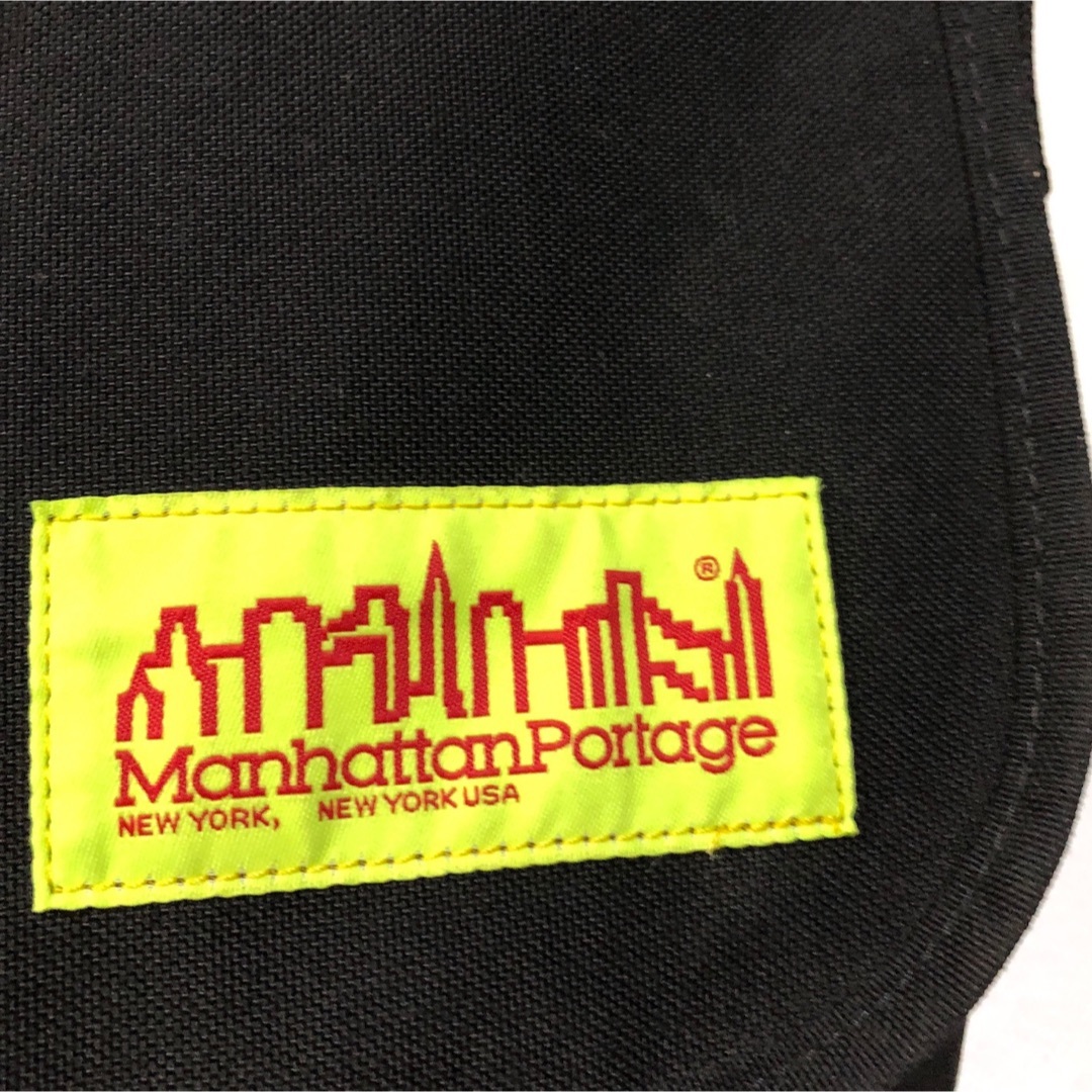 Manhattan Portage(マンハッタンポーテージ)のマンハッタンポーテージ NYC 限定 イエロータグ メッセンジャーバッグ 黒 バ メンズのバッグ(メッセンジャーバッグ)の商品写真