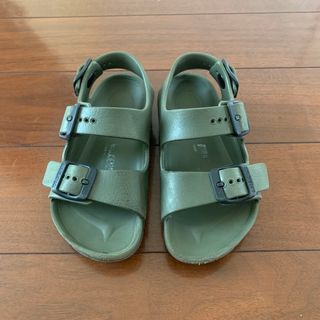 ビルケンシュトック(BIRKENSTOCK)のビルケンシュトック　キッズサンダル　17㎝　カーキ(サンダル)