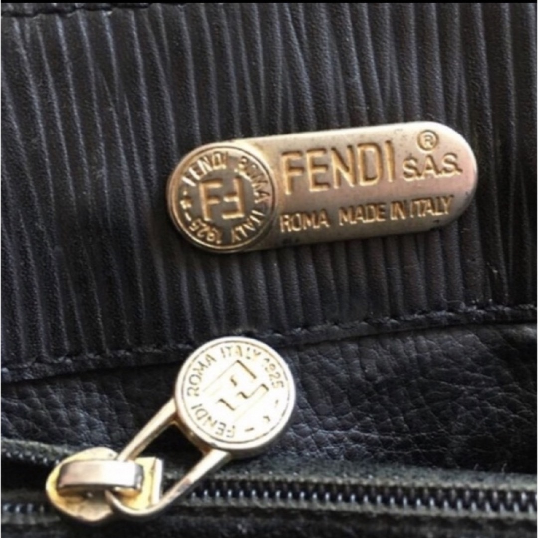 FENDI - FENDI フェンディ 黒 型押し FF ゴールド金具ロゴ トートバッグの通販 by アキーム's shop｜フェンディならラクマ