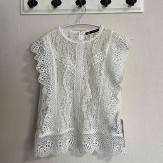 ザラ(ZARA)の新品 ZARA ザラ レースブラウス 白 M トップス(シャツ/ブラウス(半袖/袖なし))