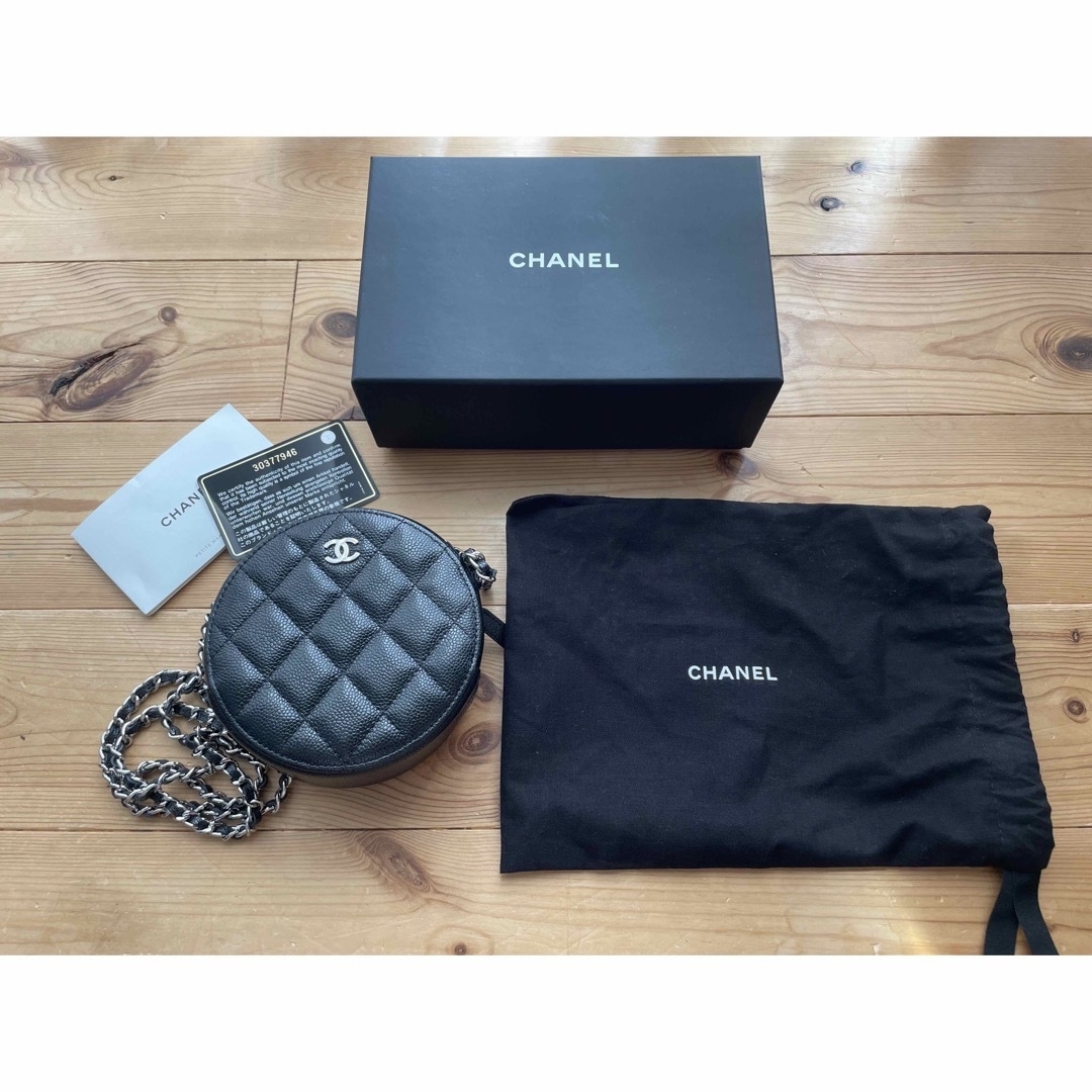 希少★CHANEL チェーンクラッチ　丸型　キャビアスキン