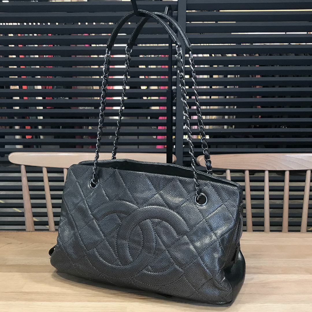 美品☆シャネル　キャビアスキン☆チェーントート　ショルダーバッグ　CHANEL