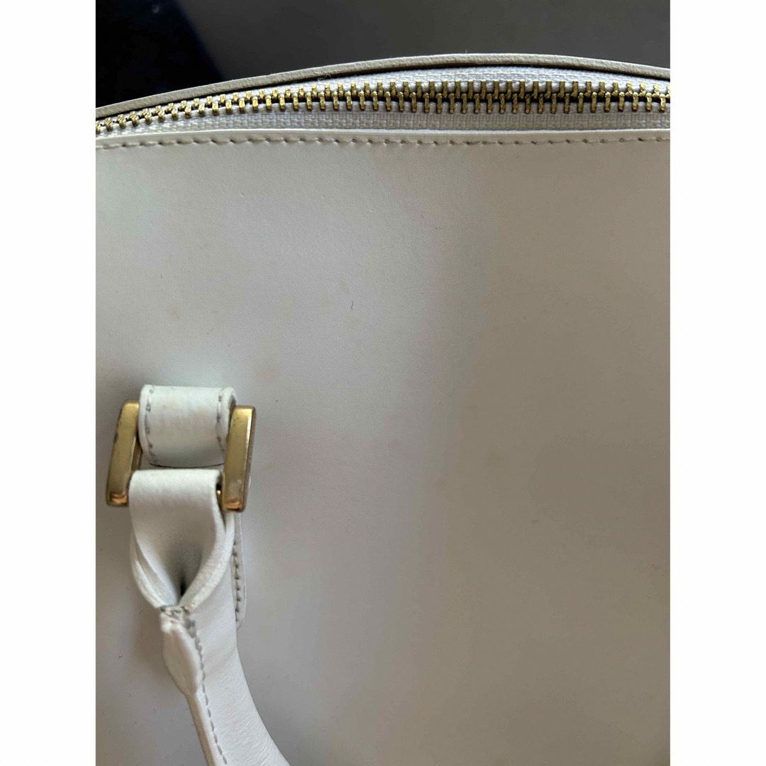 GIANNI NOTARO(ジャンニノターロ)のGIANNI NOTARO☆ホワイト　2wayハンドバッグ レディースのバッグ(ハンドバッグ)の商品写真