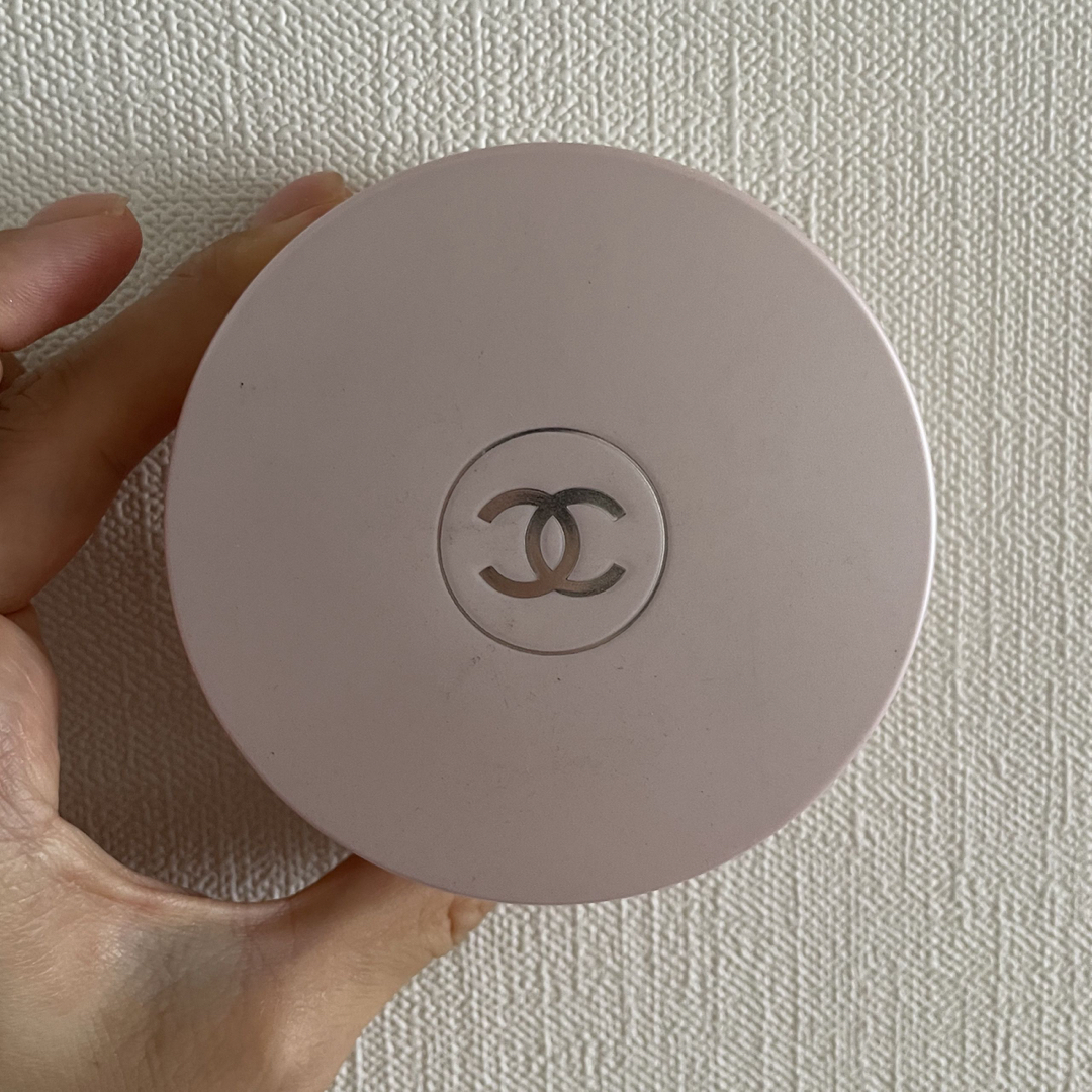 CHANEL(シャネル)のCHANEL チャンス　フレグランス パウダー  コスメ/美容のボディケア(ボディパウダー)の商品写真