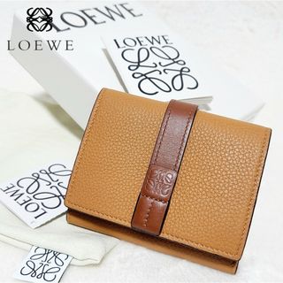 ロエベ(LOEWE)の【美品 箱付き】ロエベ　トライフォールド 三つ折り財布 ウォレット アナグラム(財布)