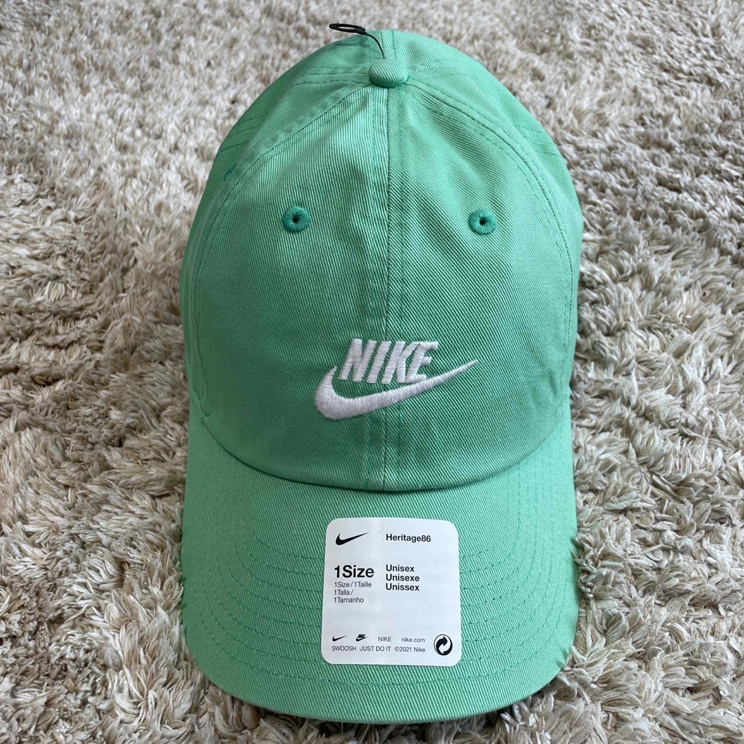 NIKE(ナイキ)の新品 NIKE ナイキ キャップ グリーン 緑 帽子 レディースの帽子(キャップ)の商品写真