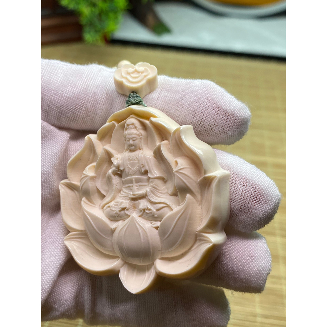 天然マンモス牙美しい彫刻浄瓶観音ネックレス www.krzysztofbialy.com