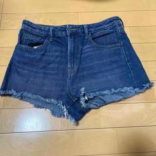 エイチアンドエム(H&M)のデニムパンツ　ショートパンツ(ショートパンツ)