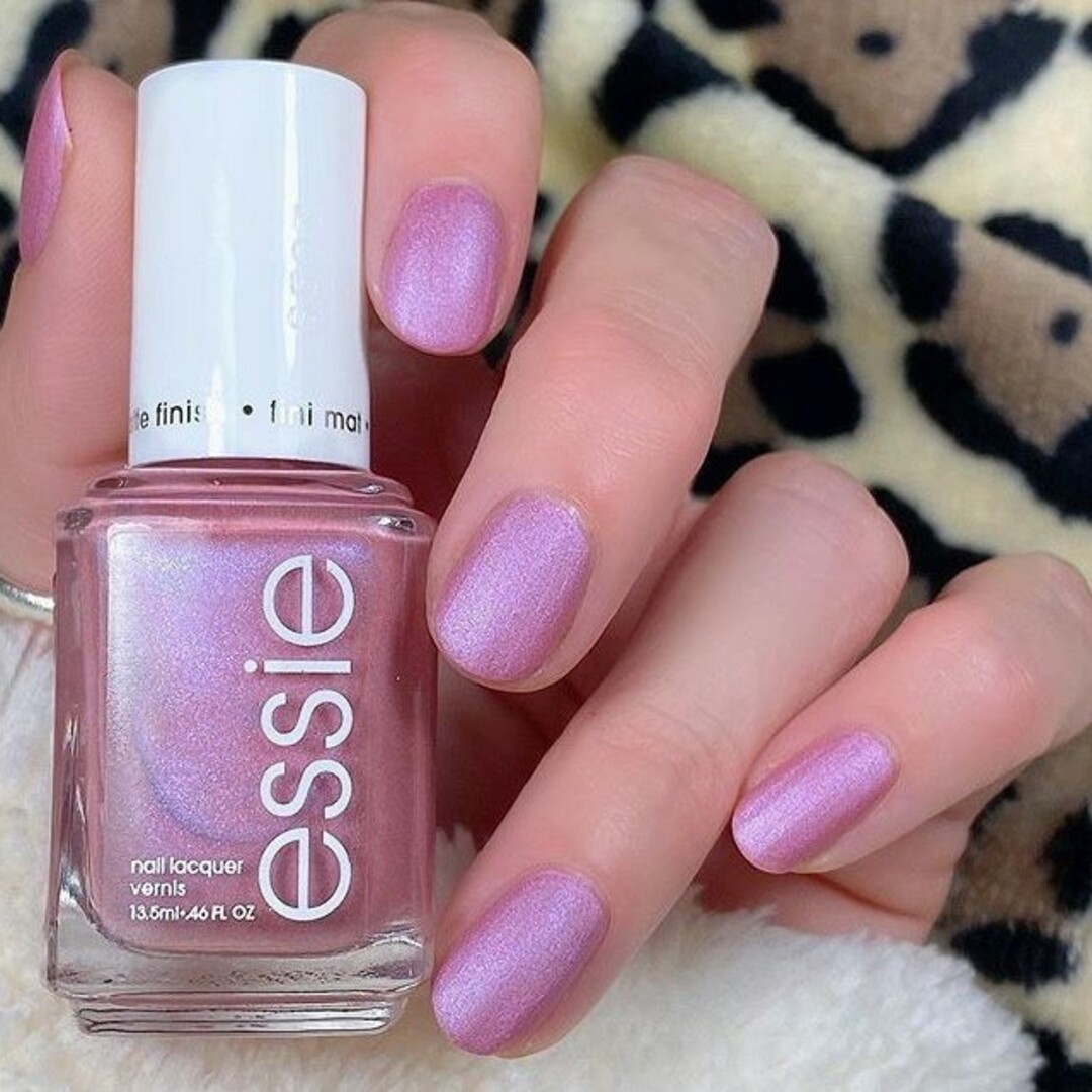 Essie(エッシー)の在庫わずか essie  1580 going all in コスメ/美容のネイル(マニキュア)の商品写真