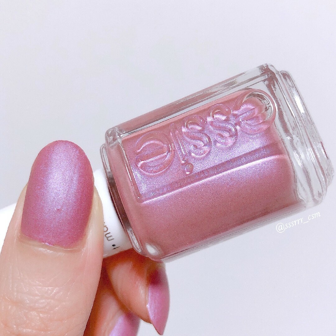 Essie(エッシー)の在庫わずか essie  1580 going all in コスメ/美容のネイル(マニキュア)の商品写真