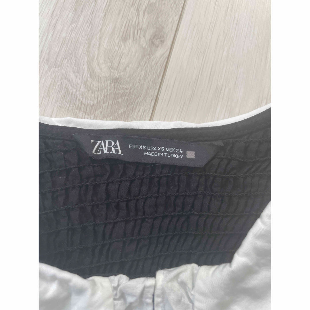 ZARA(ザラ)のZARA襟付ポワン袖 レディースのトップス(カットソー(半袖/袖なし))の商品写真