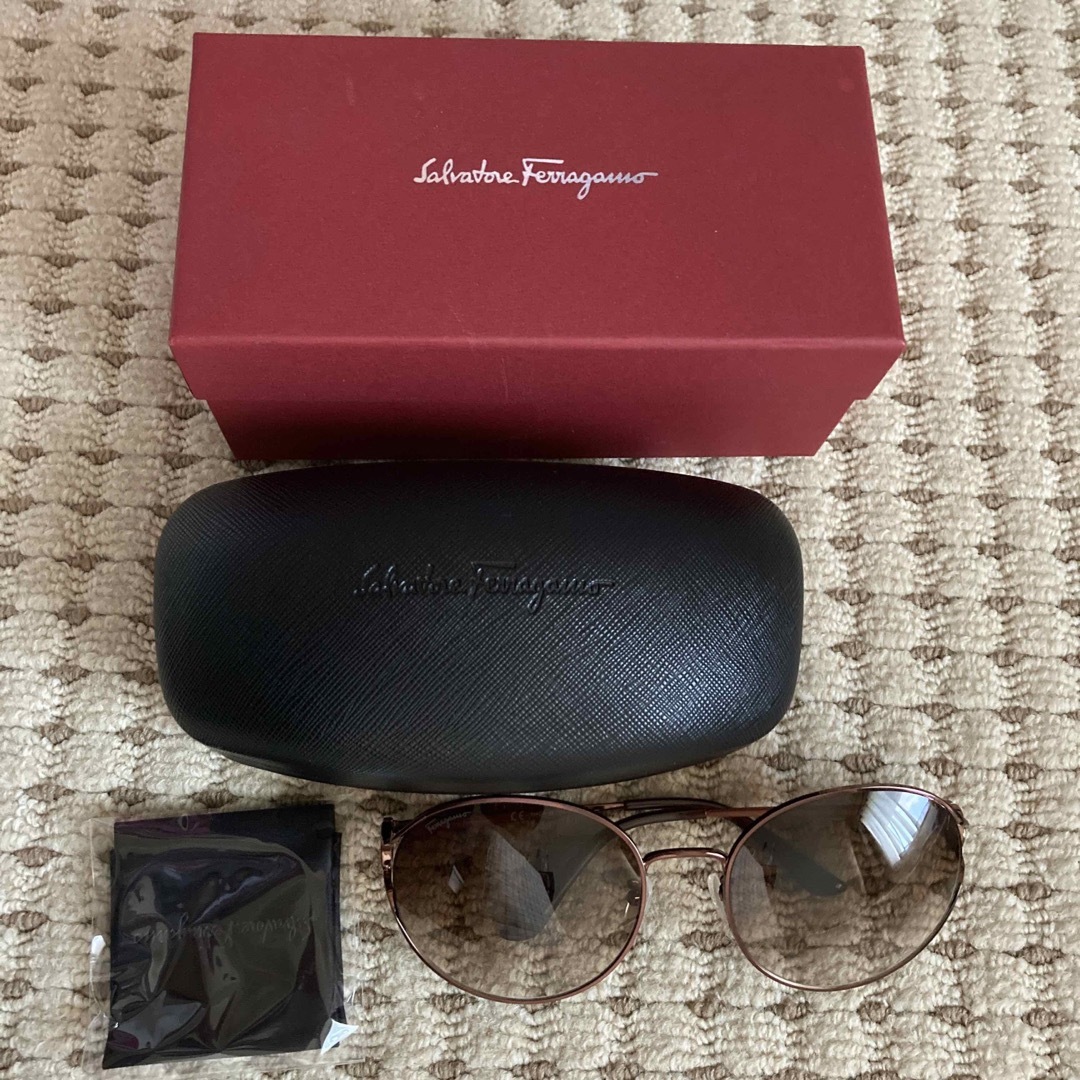 Salvatore Ferragamo サングラスケース 外箱あり-