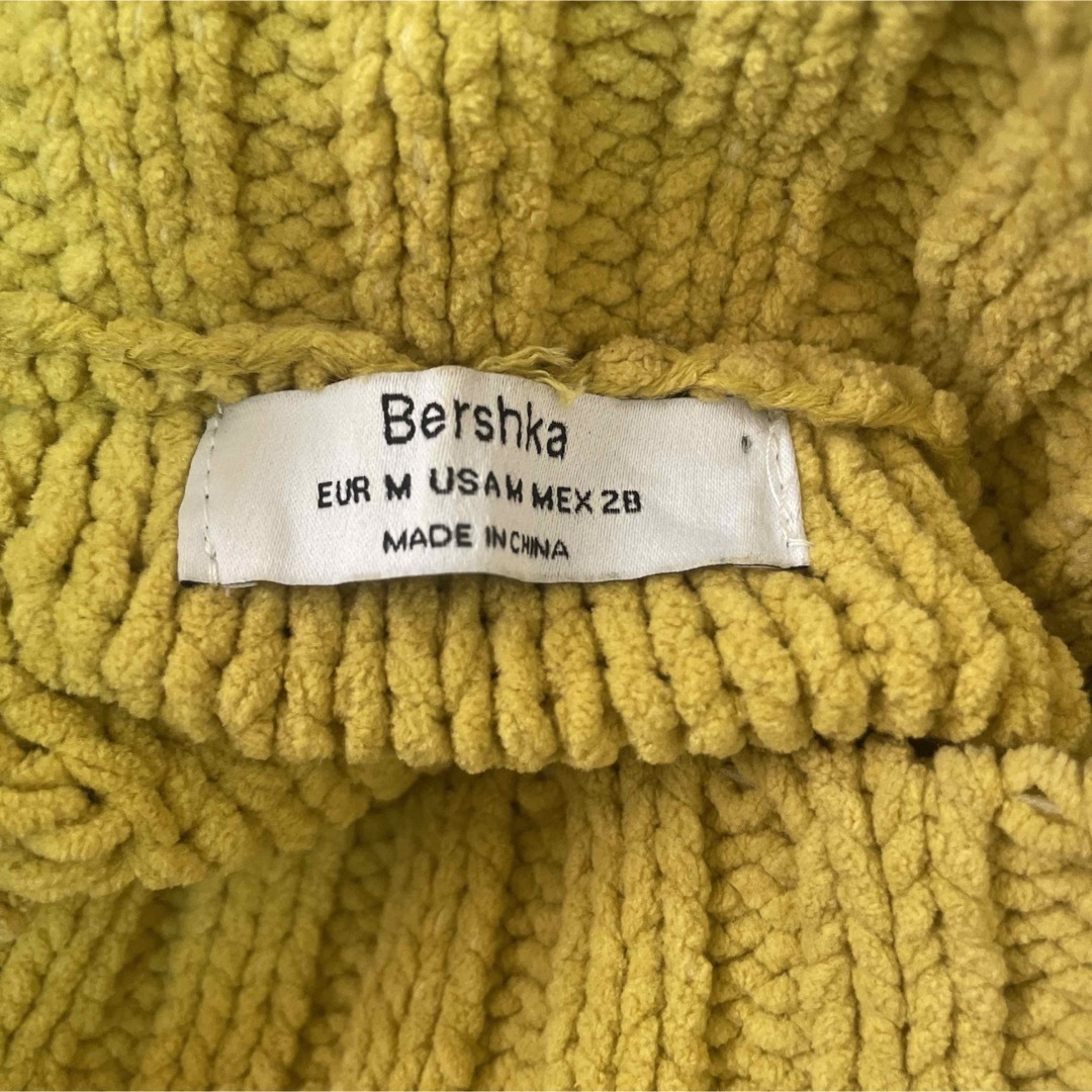 Bershka(ベルシュカ)のBershka タートルネックニット イエロー M レディースのトップス(ニット/セーター)の商品写真