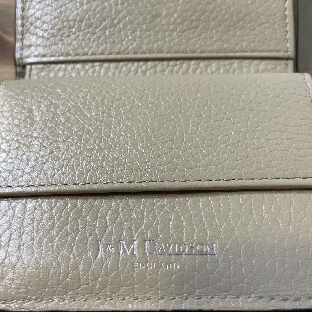 J&M DAVIDSON - J&M DAVIDSON 三つ折り財布 ベージュ スタッズ 極美品