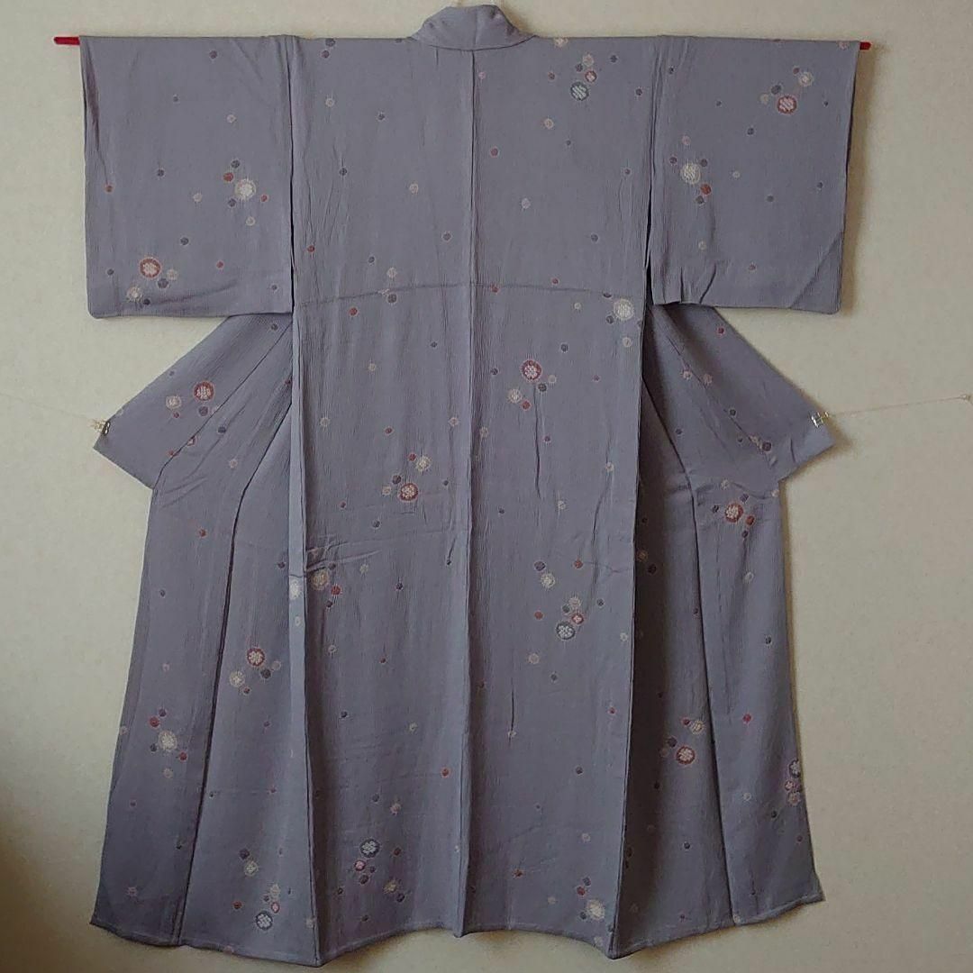 《単衣》薄紫　ガード加工あり　クリーニング済み　衿元にシミあり レディースの水着/浴衣(着物)の商品写真