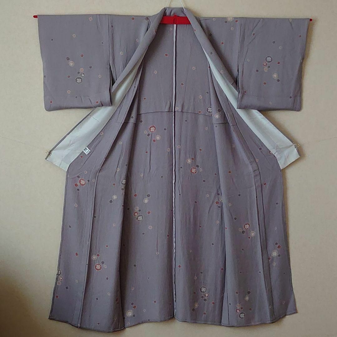 《単衣》薄紫　ガード加工あり　クリーニング済み　衿元にシミあり レディースの水着/浴衣(着物)の商品写真
