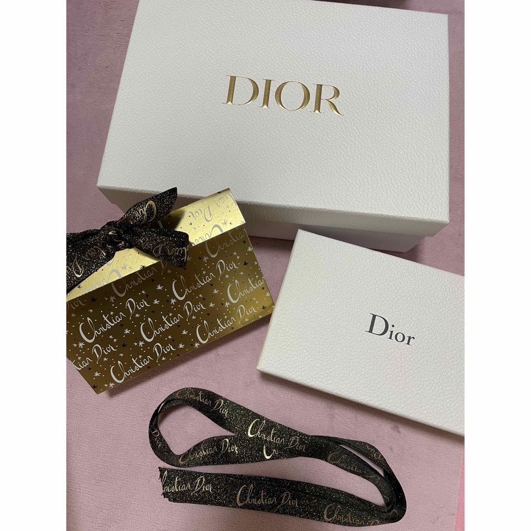 Dior(ディオール)のDior 箱　リボン インテリア/住まい/日用品のオフィス用品(ラッピング/包装)の商品写真